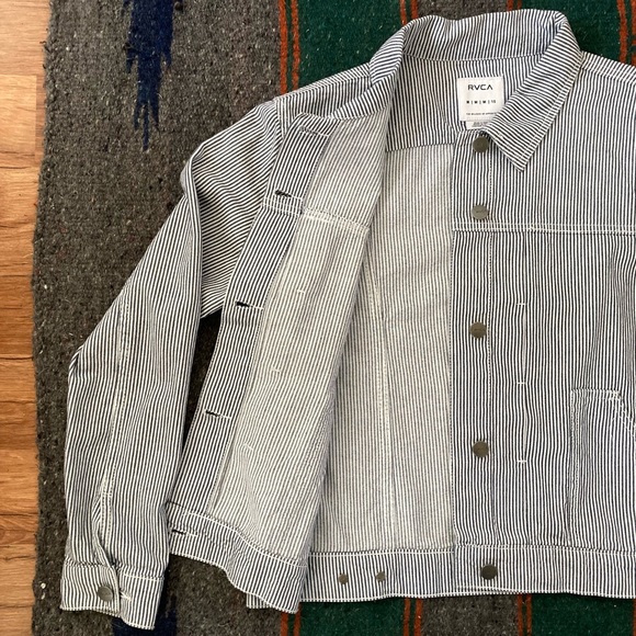 RVCA Blue and White Striped Jacket - Picture 2 of 5